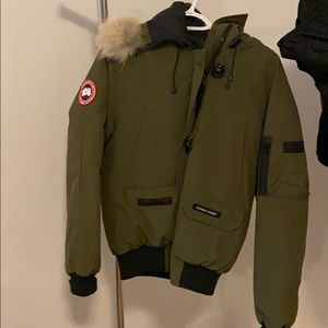 Canada Goose Chilliwack Down Bomber military green